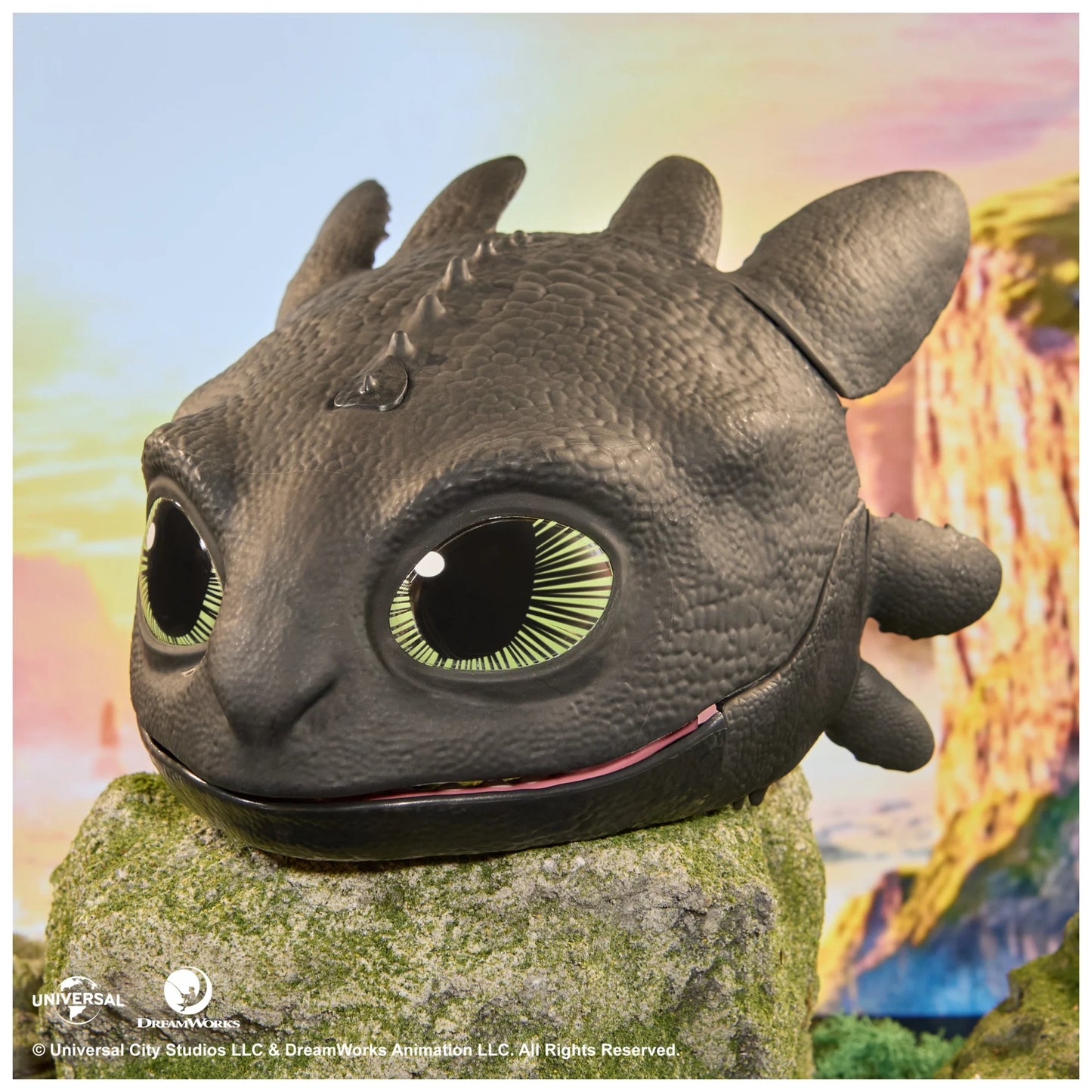 DreamWorks Dragons Electronic Blast & Roar Toothless Mask with Lights, Sounds & Mist